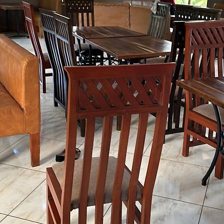 Nejobugg Palace Hotel Nkoanrua Bagian luar foto