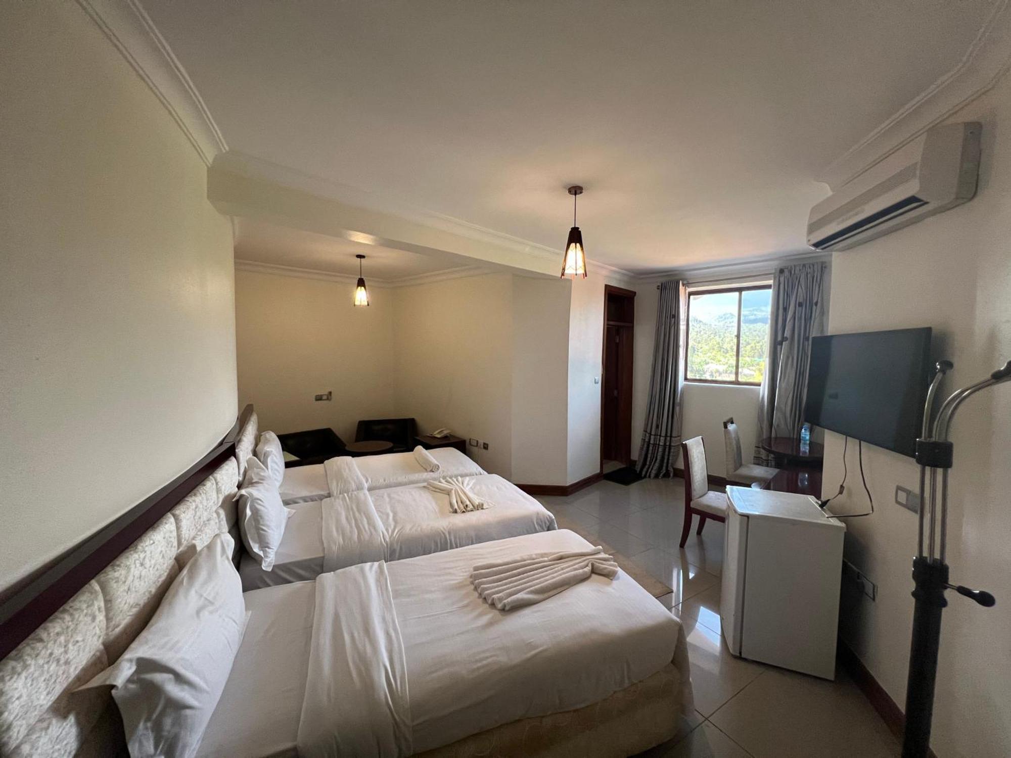 Nejobugg Palace Hotel Nkoanrua Bagian luar foto