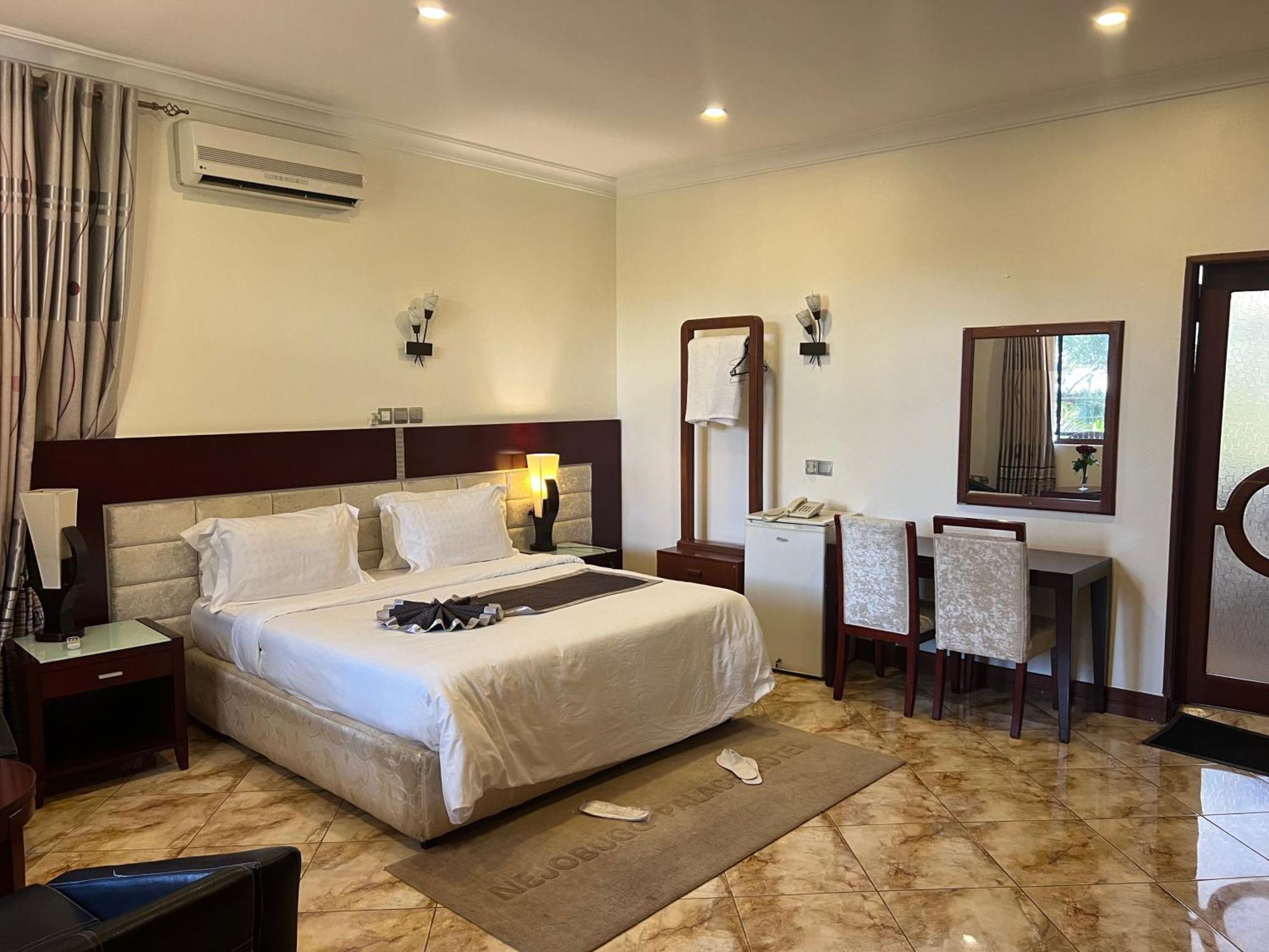 Nejobugg Palace Hotel Nkoanrua Bagian luar foto