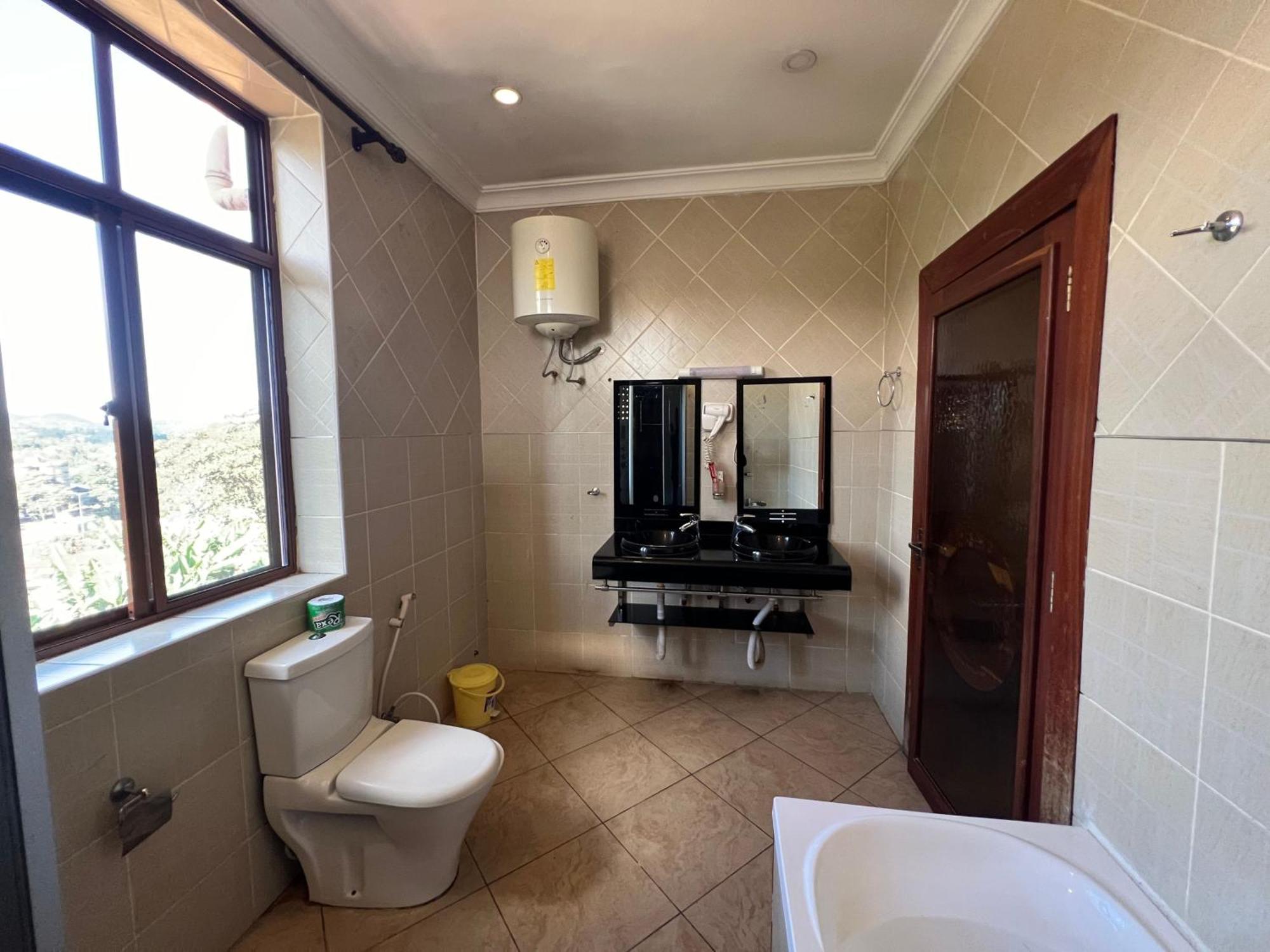 Nejobugg Palace Hotel Nkoanrua Bagian luar foto