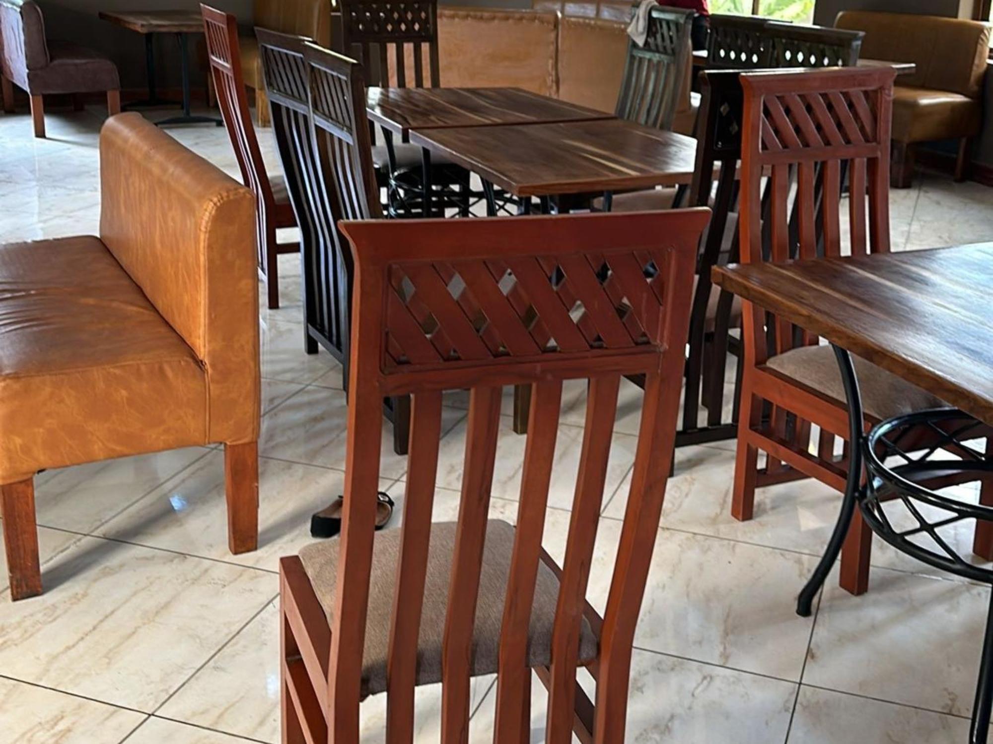 Nejobugg Palace Hotel Nkoanrua Bagian luar foto