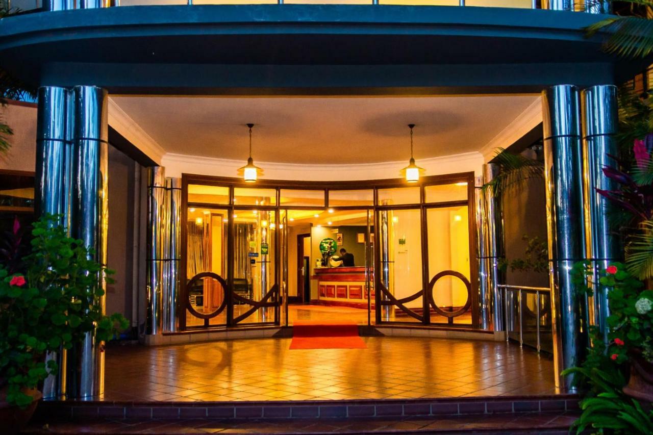 Nejobugg Palace Hotel Nkoanrua Bagian luar foto
