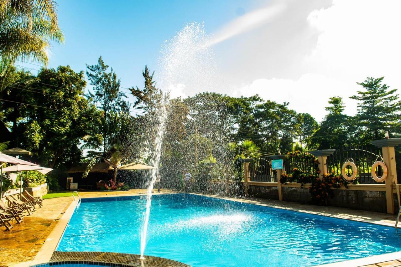 Nejobugg Palace Hotel Nkoanrua Bagian luar foto