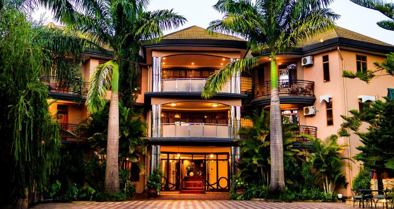Nejobugg Palace Hotel Nkoanrua Bagian luar foto