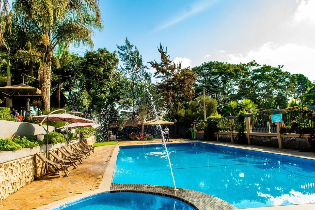 Nejobugg Palace Hotel Nkoanrua Bagian luar foto