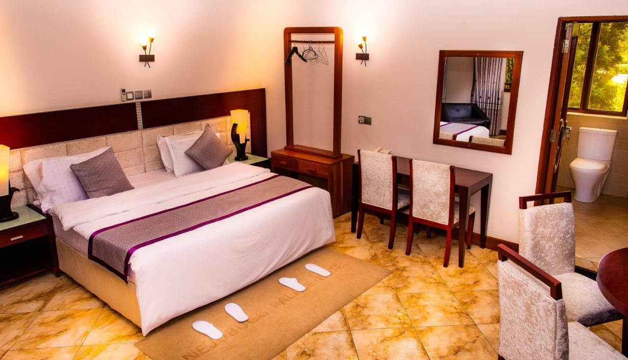 Nejobugg Palace Hotel Nkoanrua Bagian luar foto
